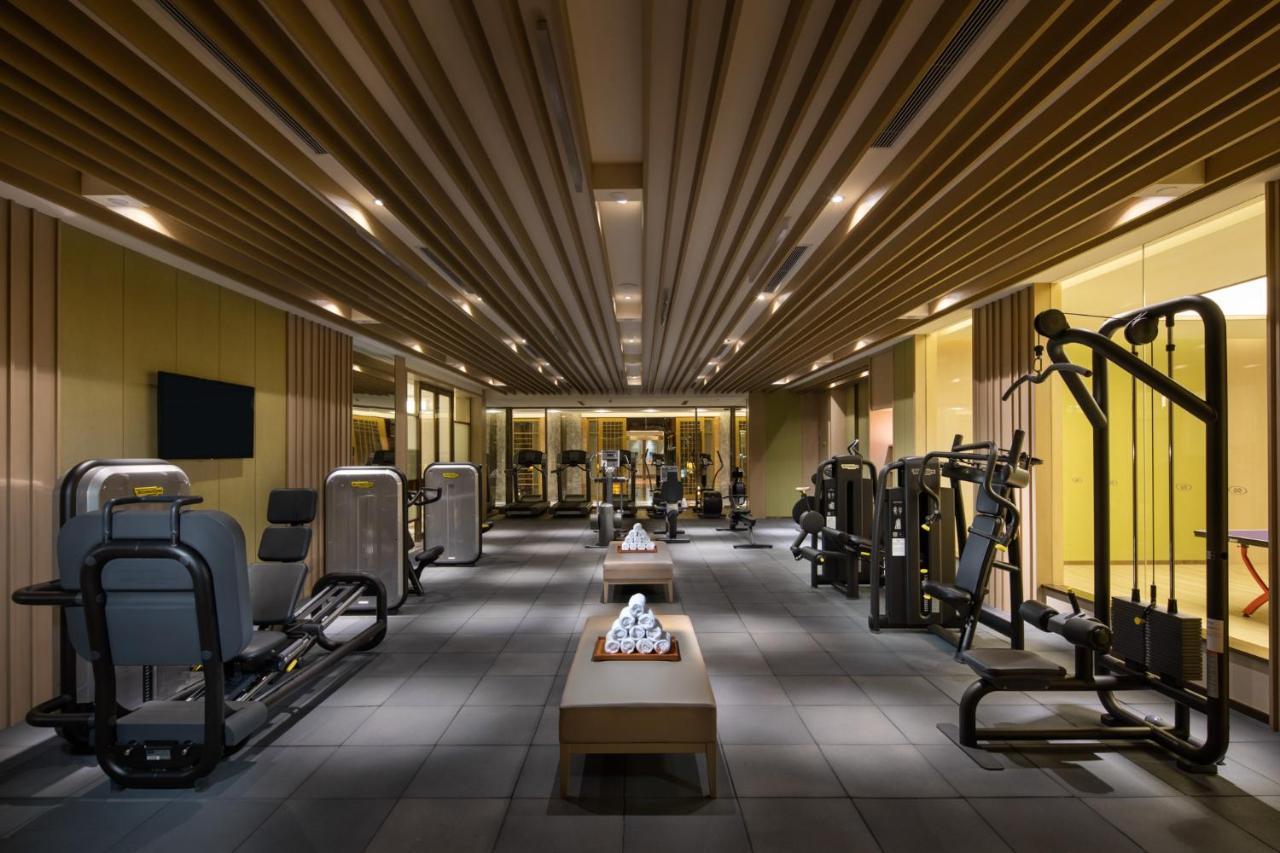 Crowne Plaza Shanghai Nanjing Road By Ihg エクステリア 写真 The gym at The Landmark