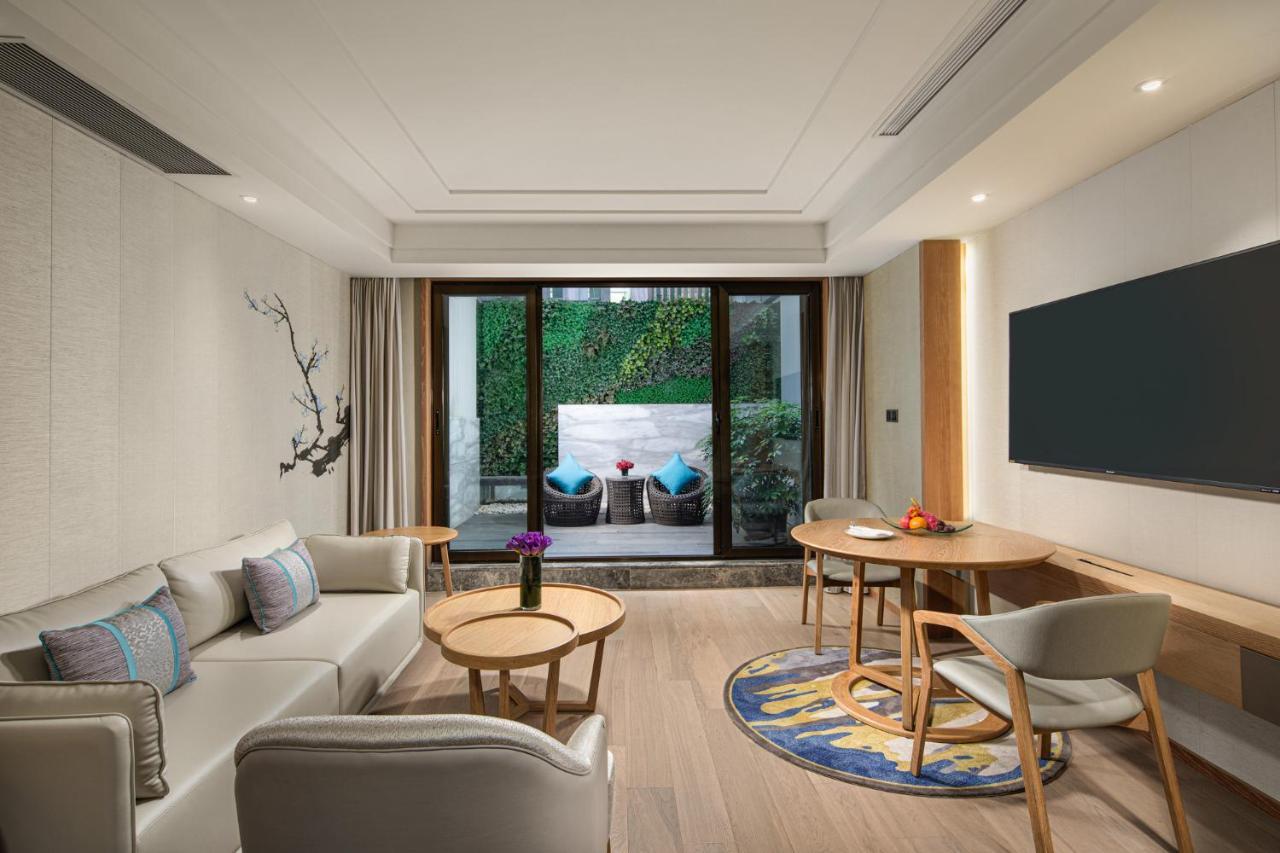 Crowne Plaza Shanghai Nanjing Road By Ihg エクステリア 写真 A suite at the hotel